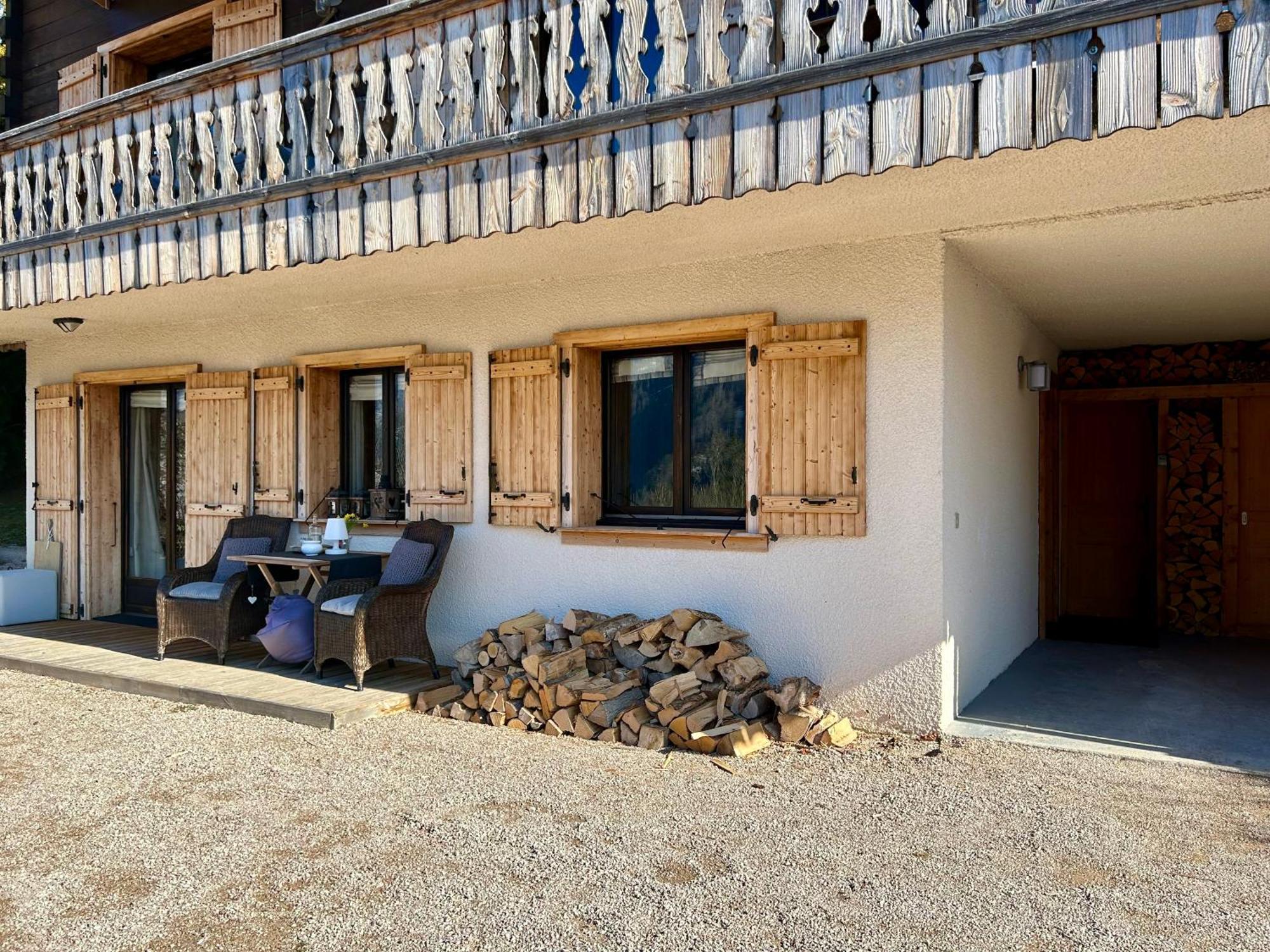 L'Ours Blanc Lodge Le Biot Bagian luar foto