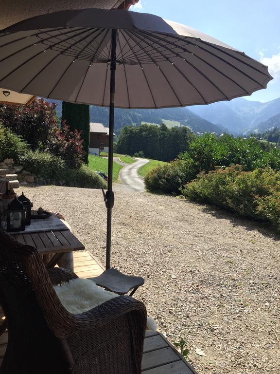 L'Ours Blanc Lodge Le Biot Bagian luar foto
