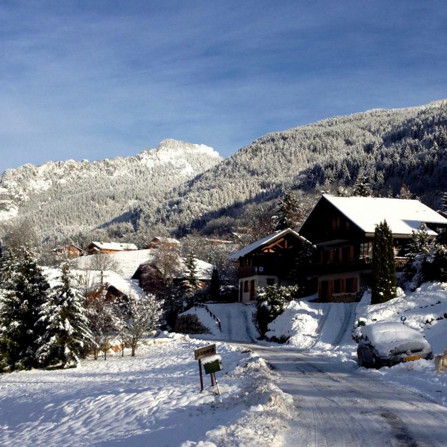 L'Ours Blanc Lodge Le Biot Bagian luar foto